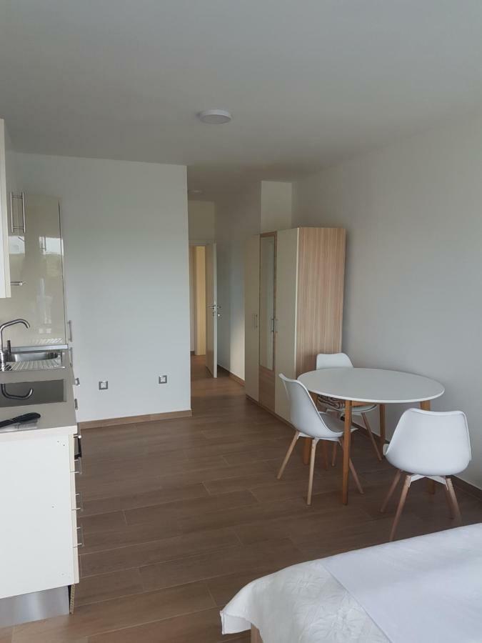 Apartmani Ivkovic Funtana Exterior photo