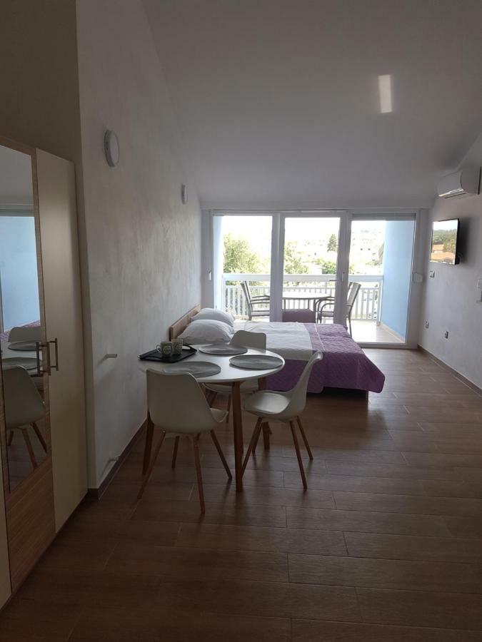 Apartmani Ivkovic Funtana Exterior photo